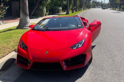 20-Minute Driving Tour: Hollywood to Sunset Blvd in a Lamborghini - Where you meet on Hollywood Boulevard (and how the timing feels)