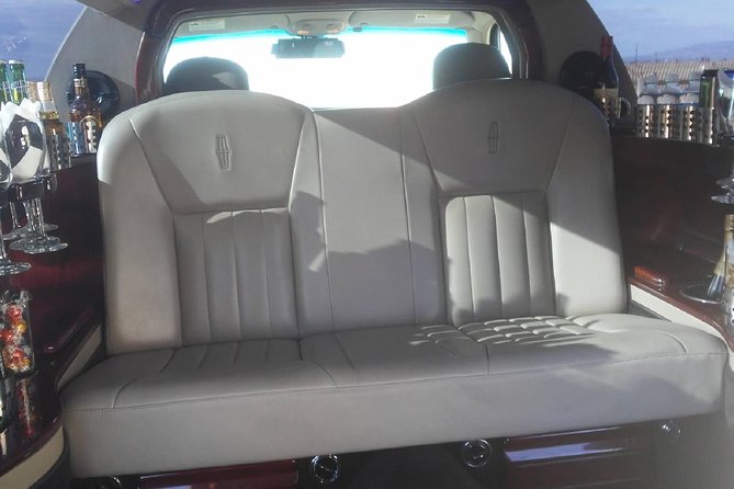 Private 5-Hour Limo Tour of Los Angeles and Beach Cities - A private limo loop through LA’s famous corners